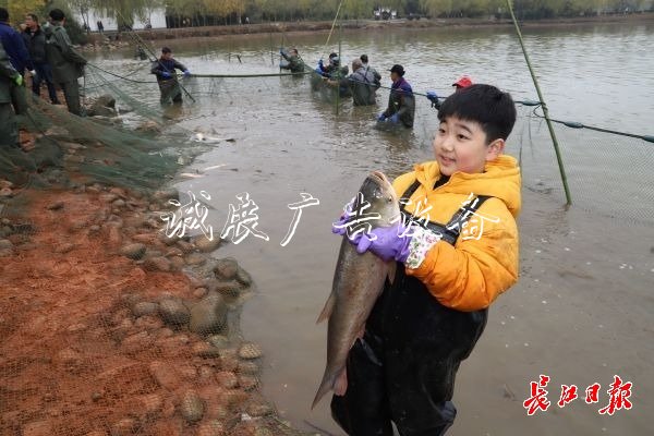 “舌尖上的武科大社區(qū)宣傳欄”美食評比大賽開賽