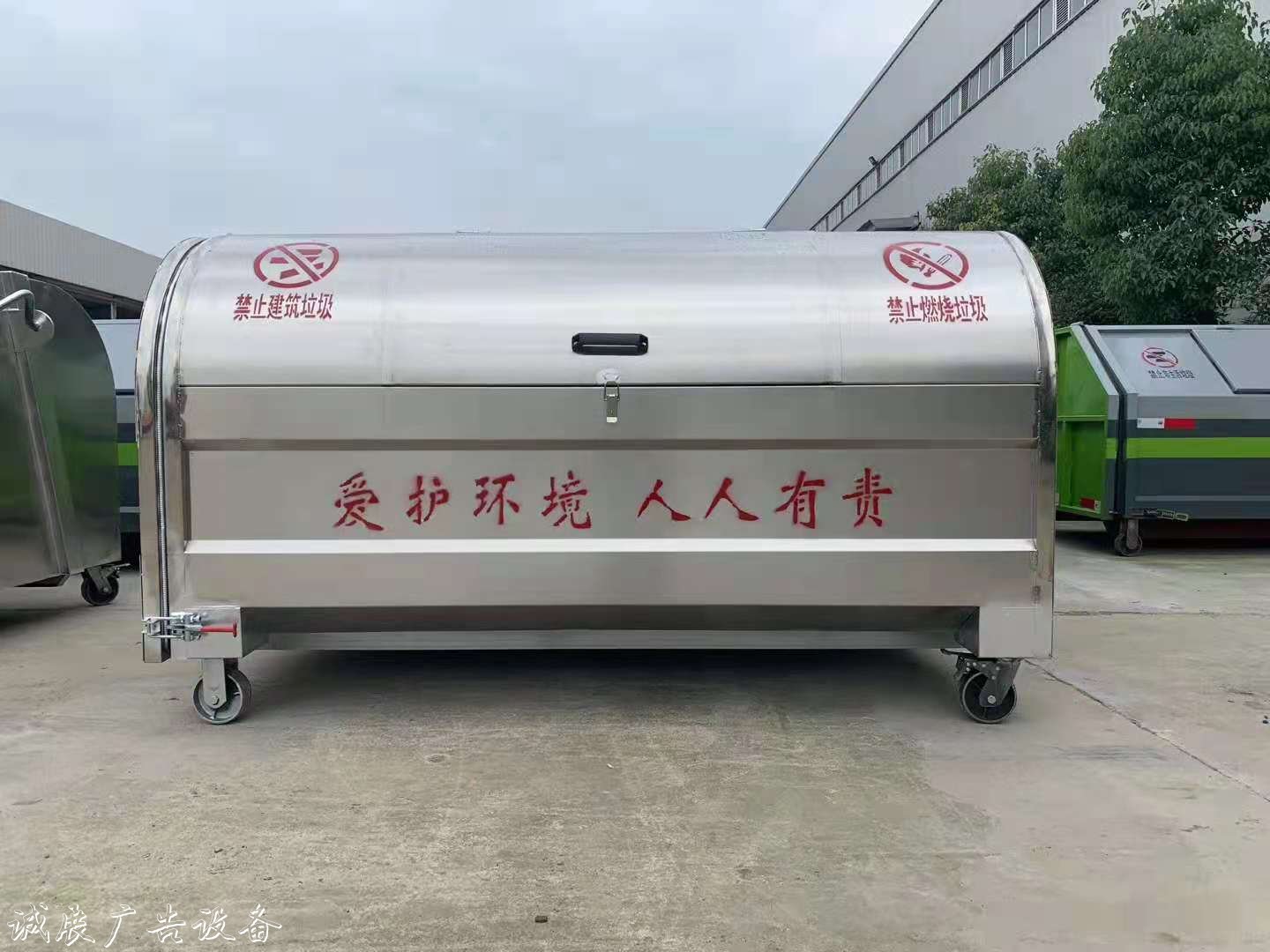 云南玉溪東風垃圾車 定做環(huán)衛(wèi)垃圾箱產(chǎn)品多 樣式全 不同材質(zhì)